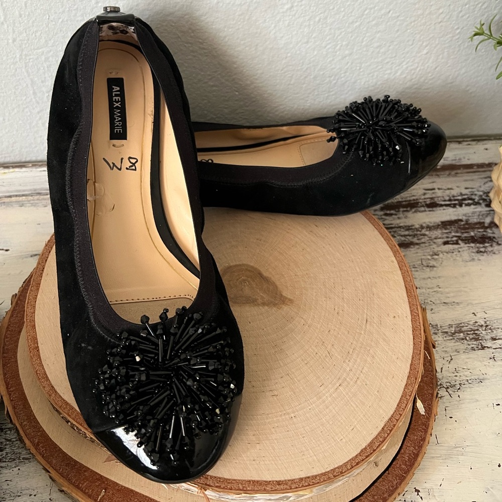 ✨SOLD✨ Alex Marie Shoes Black Leather Ballet Flats Size 8 Beaded Pom Pom - Picture 5 of 9